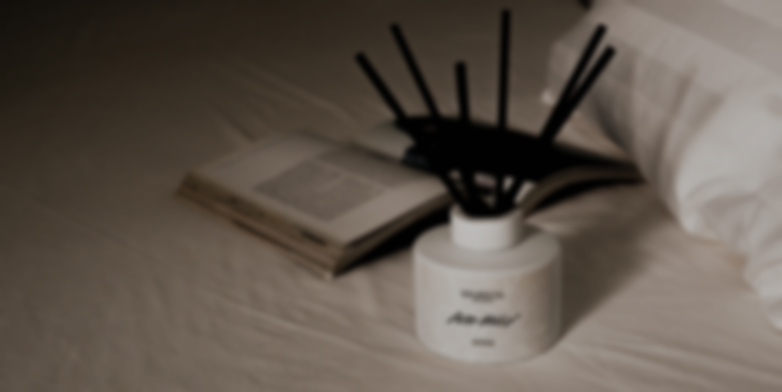 我們一邊追求生活的秩序、跟安全感 但又嚮往著打破規則、享受失控的快感